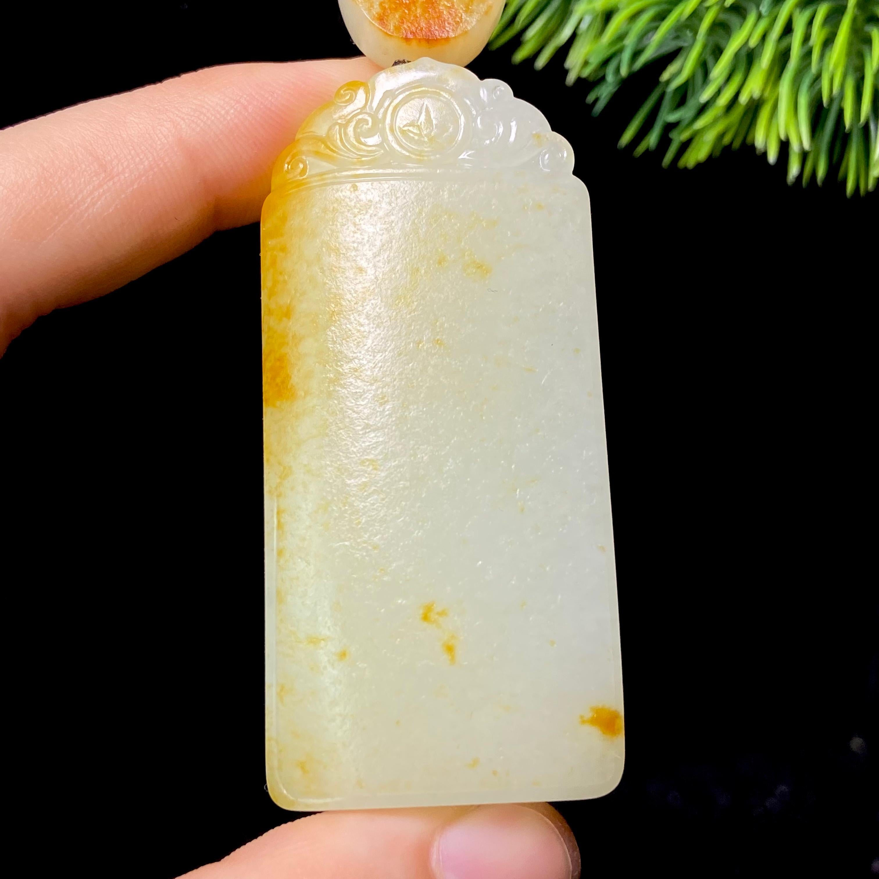 和田玉籽料无事牌（65.0g）