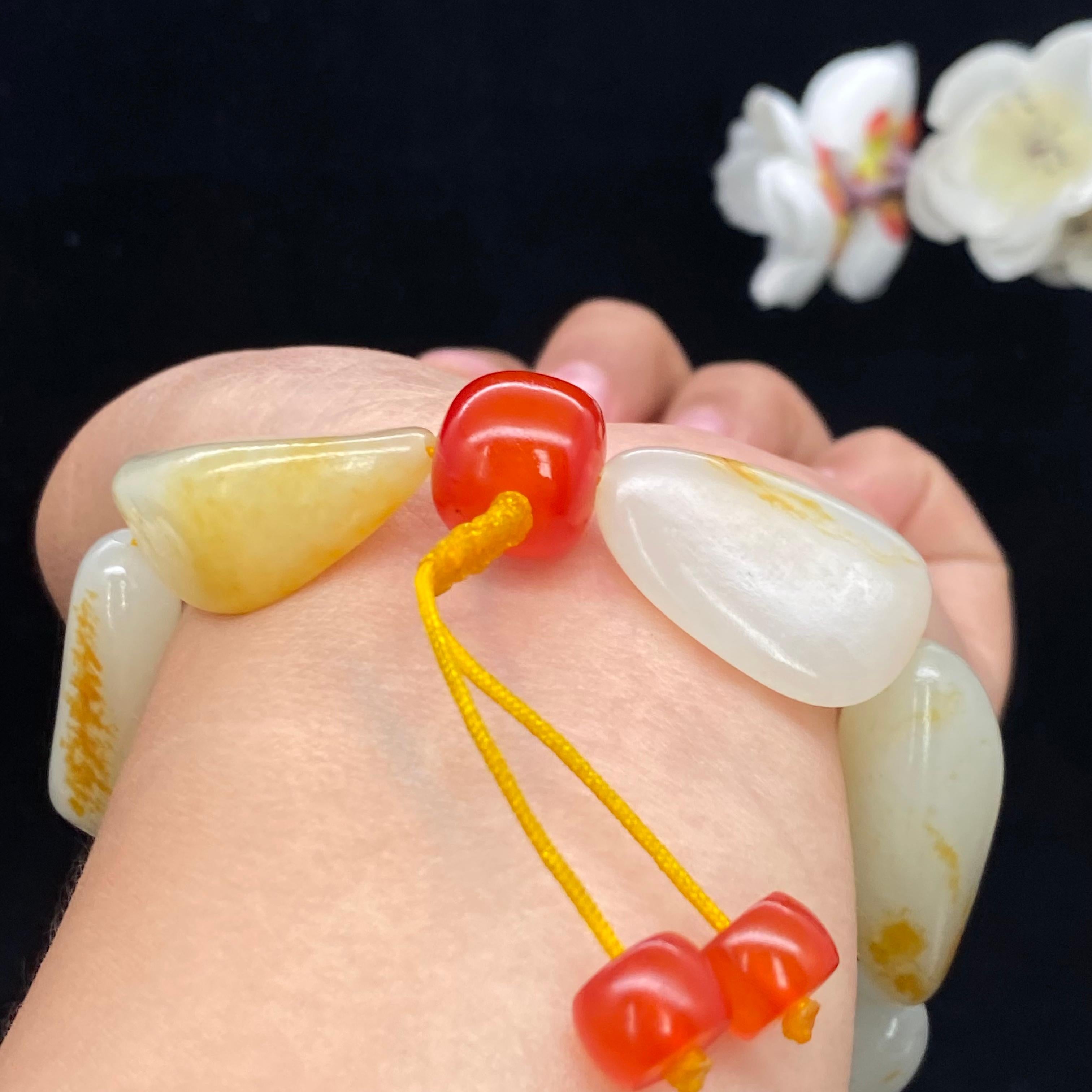 和田玉洒金皮籽料【精品手串】（65.1g）