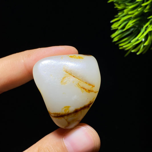 和田玉白玉红皮籽料原石（21.2g）