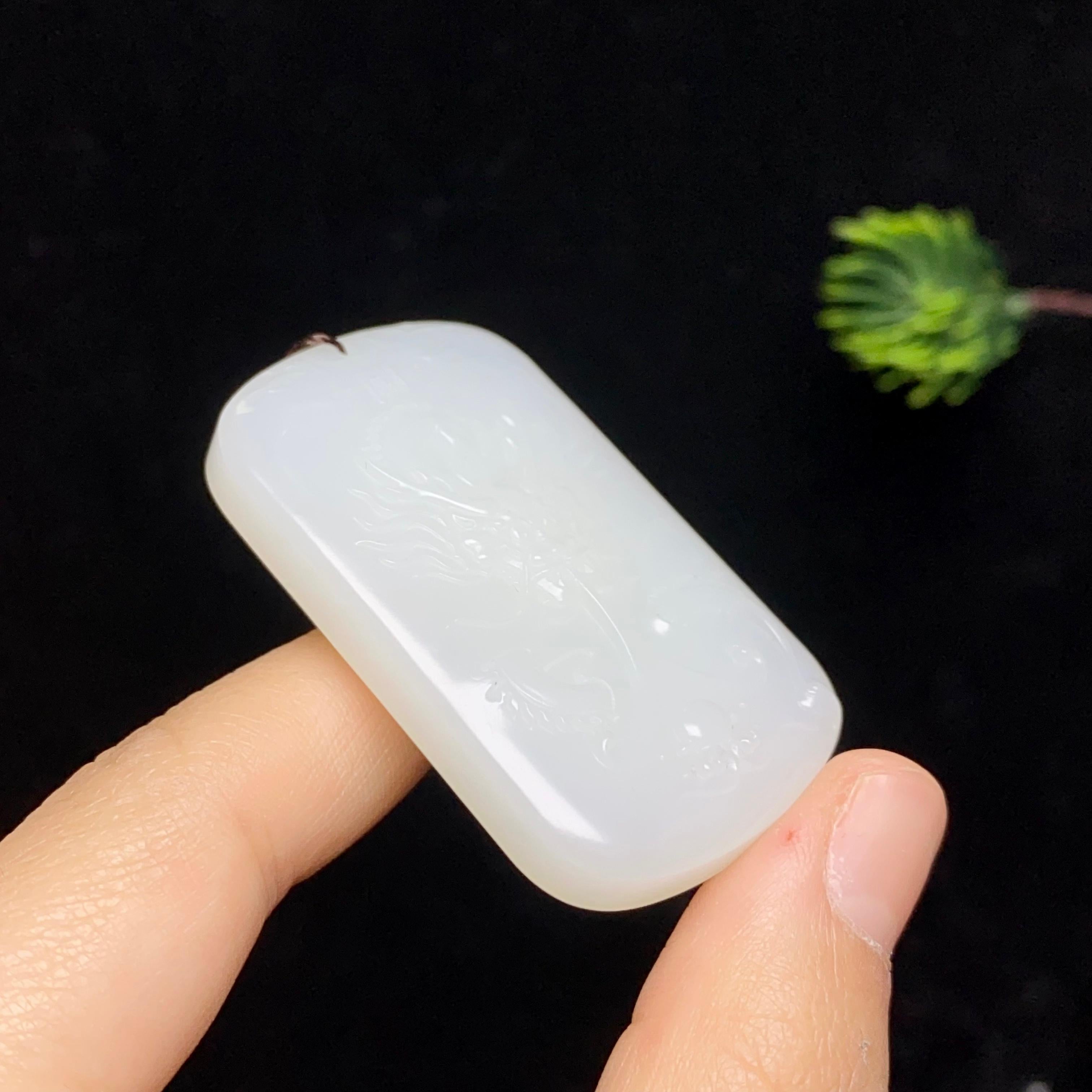 和田玉白玉龙行天下（31.9g）