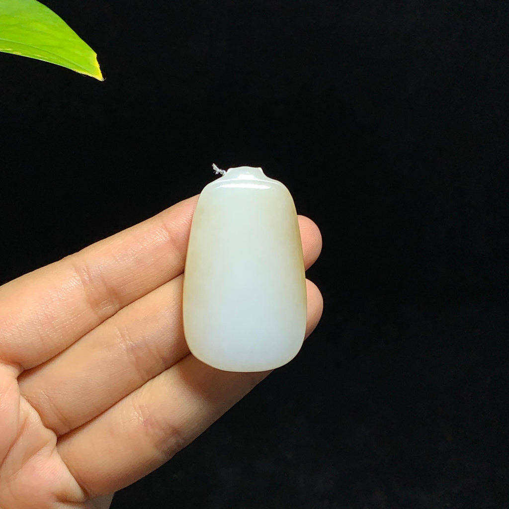 新疆且末糖白玉无事牌（26.7g）
