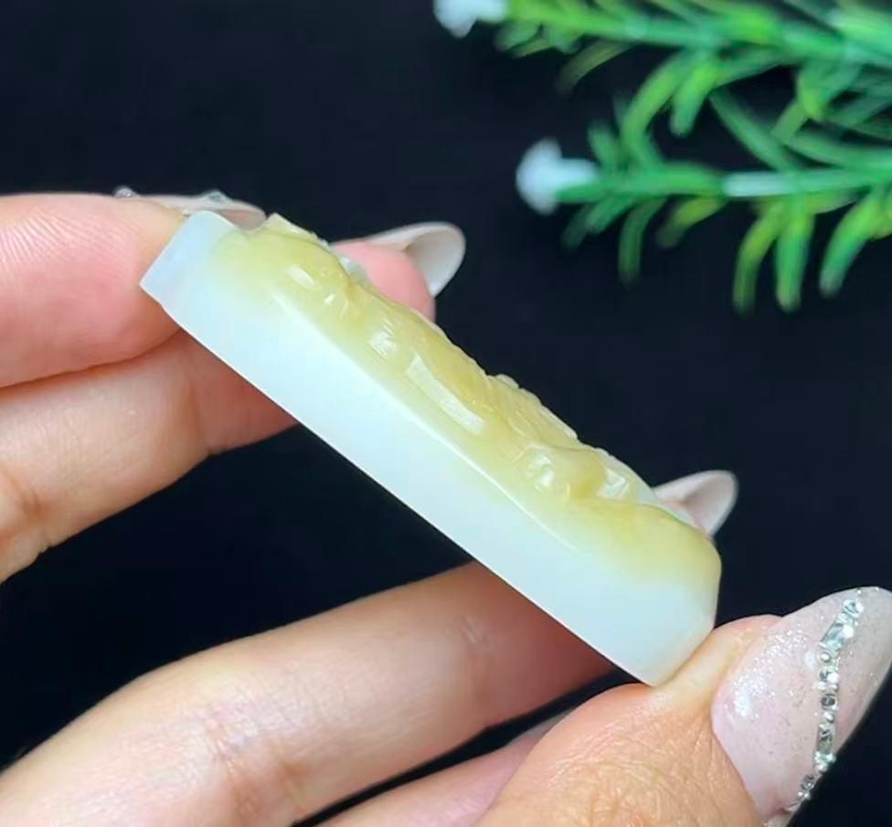 和田玉糖白羊脂玉下山虎（38.3g）