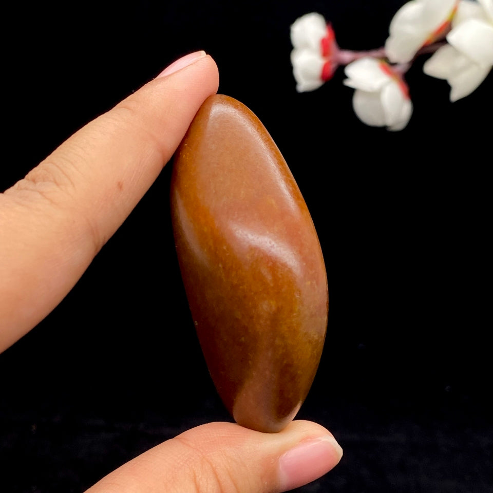 和田玉满红沁皮籽料（71.6g）