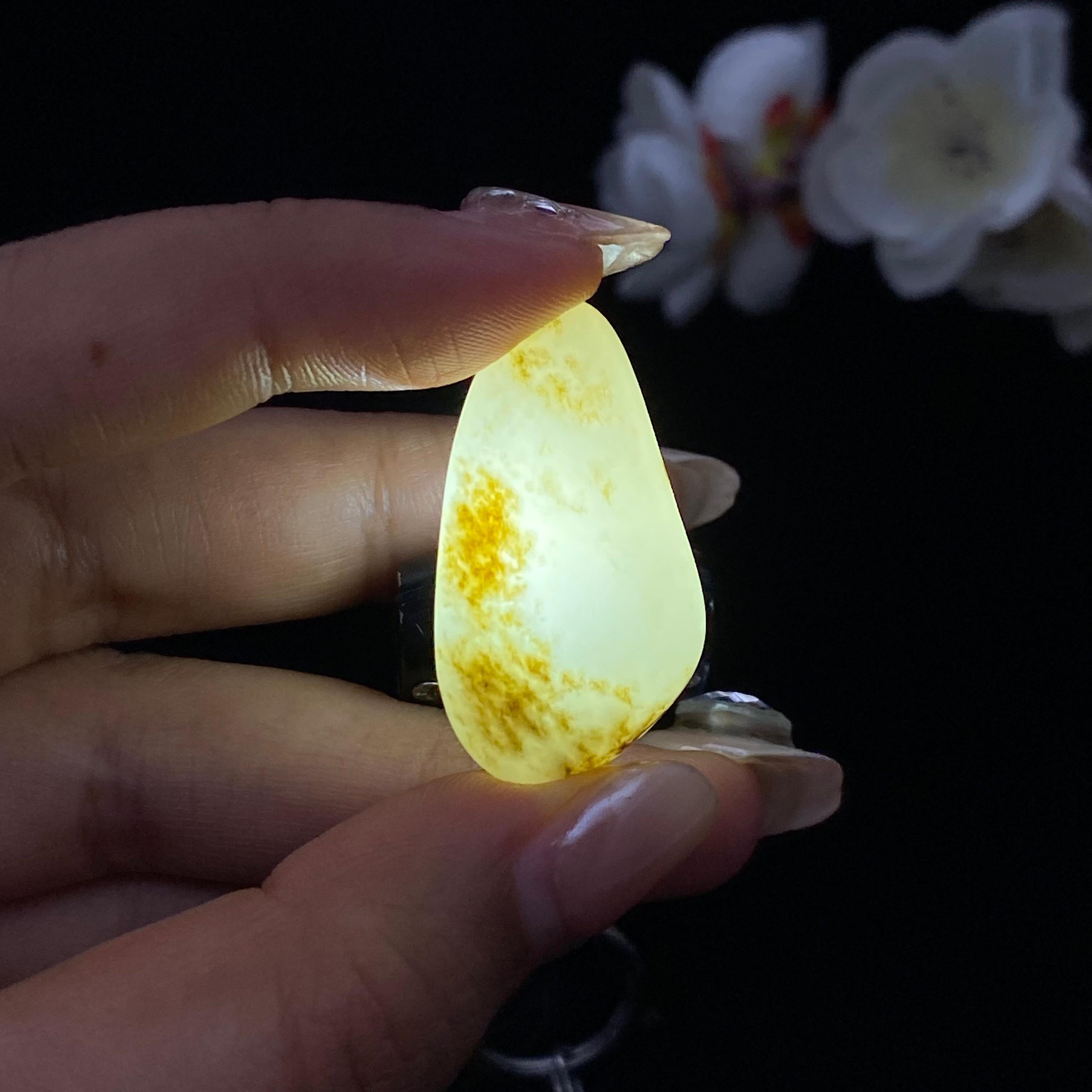 和田玉秋梨皮籽料吊坠籽（11.8g）