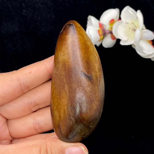 和田玉秋梨皮籽料手把件（132.2g）