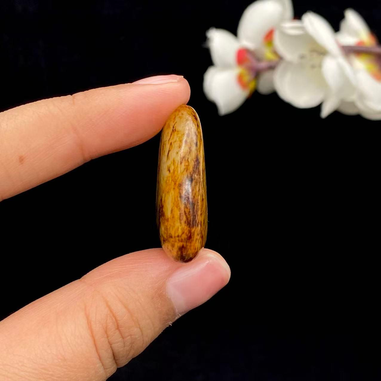 和田玉秋梨皮籽料吊坠籽（14.5g）
