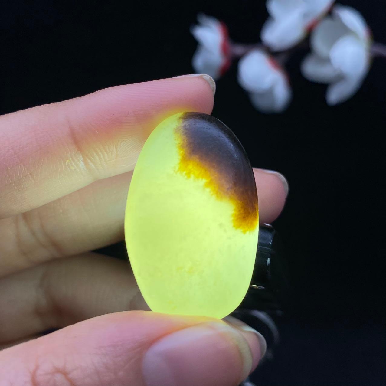 和田玉秋梨皮籽料吊坠籽（14.1g）