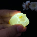 和田玉白玉籽料【回头貔貅】挂件（27.9g）