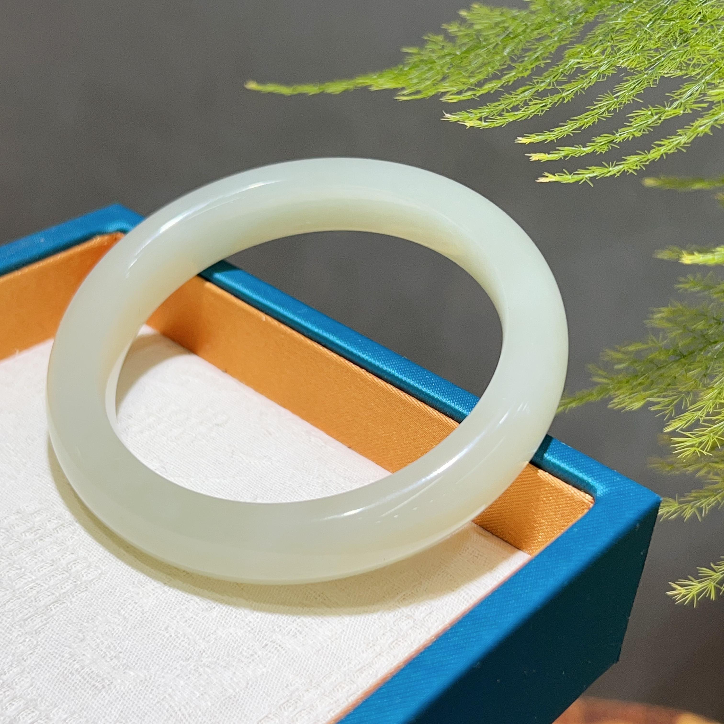 和田玉高冰晴水手镯（60.44g）