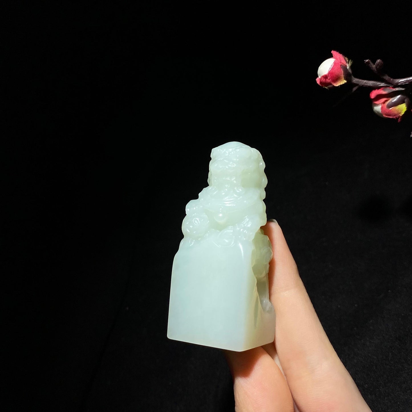 和田山料白玉狮子印章（84.7g）