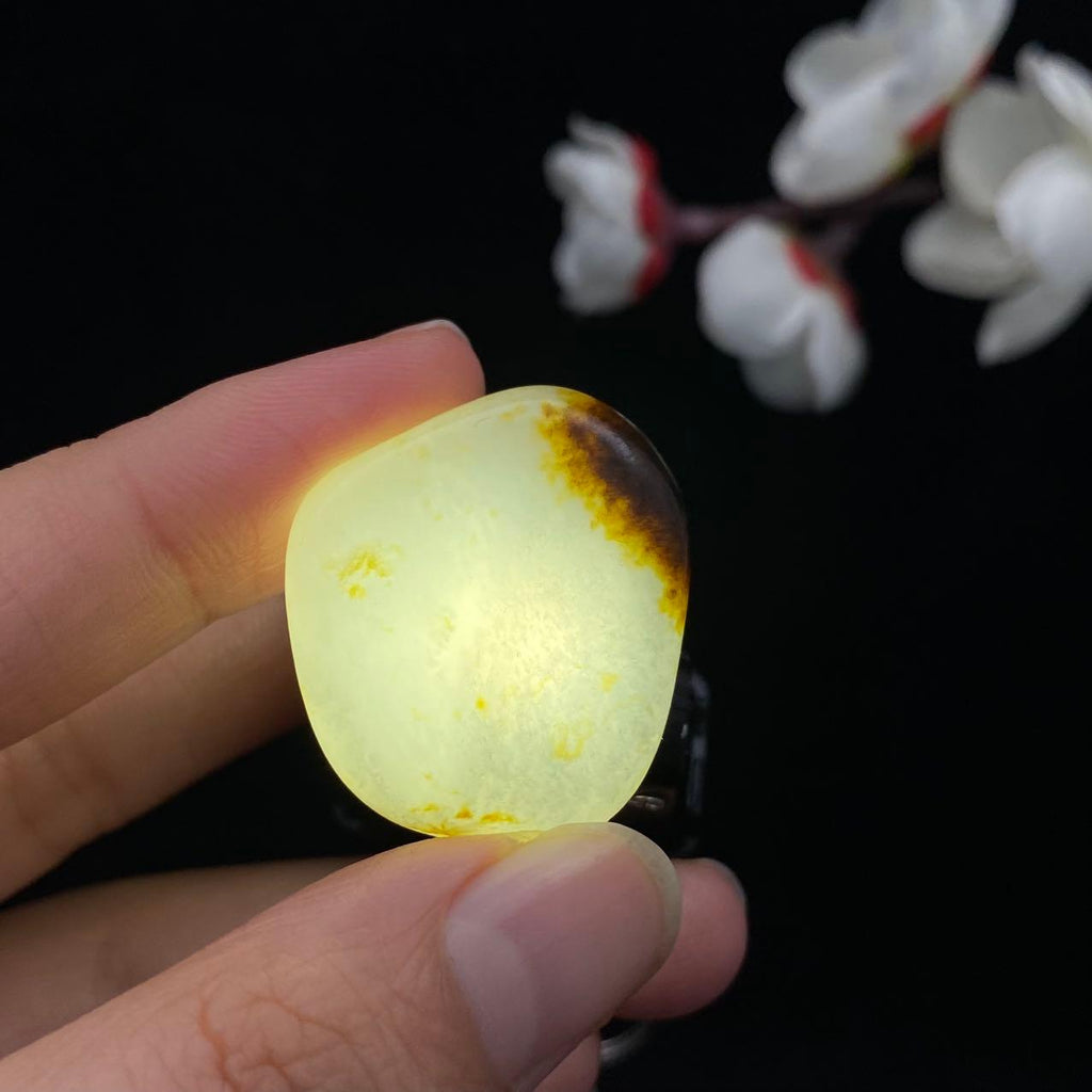 和田玉聚黄皮青花籽料原石（12.7g）