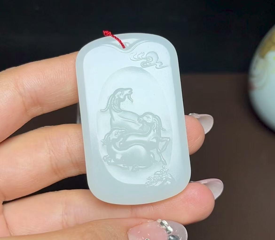 精品和田羊脂玉生肖羊样样如意牌（28.6g）