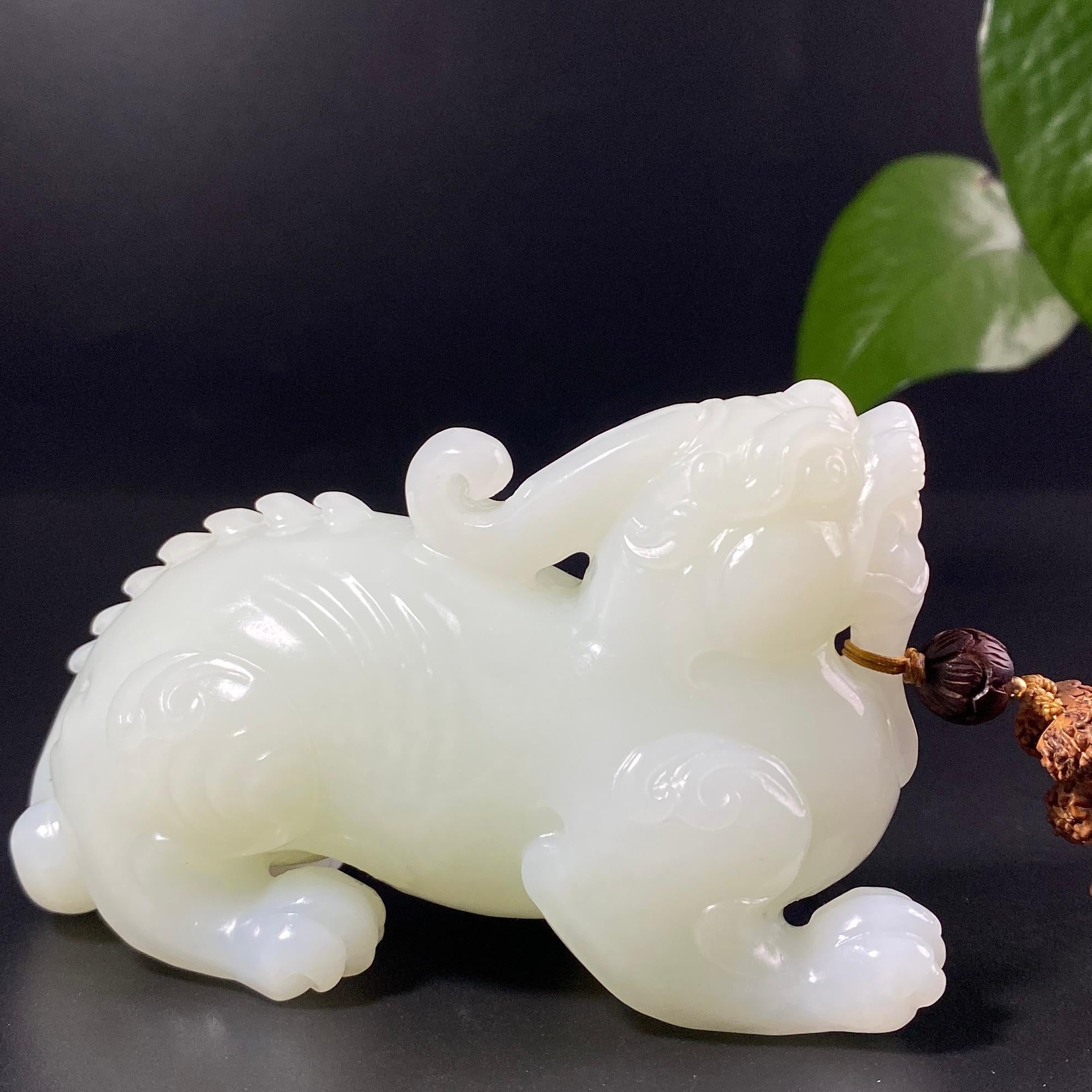 和田玉白玉貔貅手把件（324.0g） – 厚德载玉