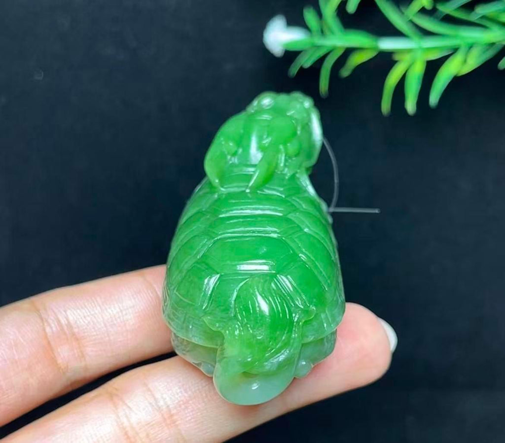 和田玉碧玉特色三色料龙龟手把件（82.4g）