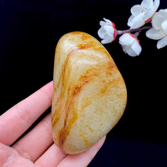 和田玉洒金皮籽料原石（207.4g）