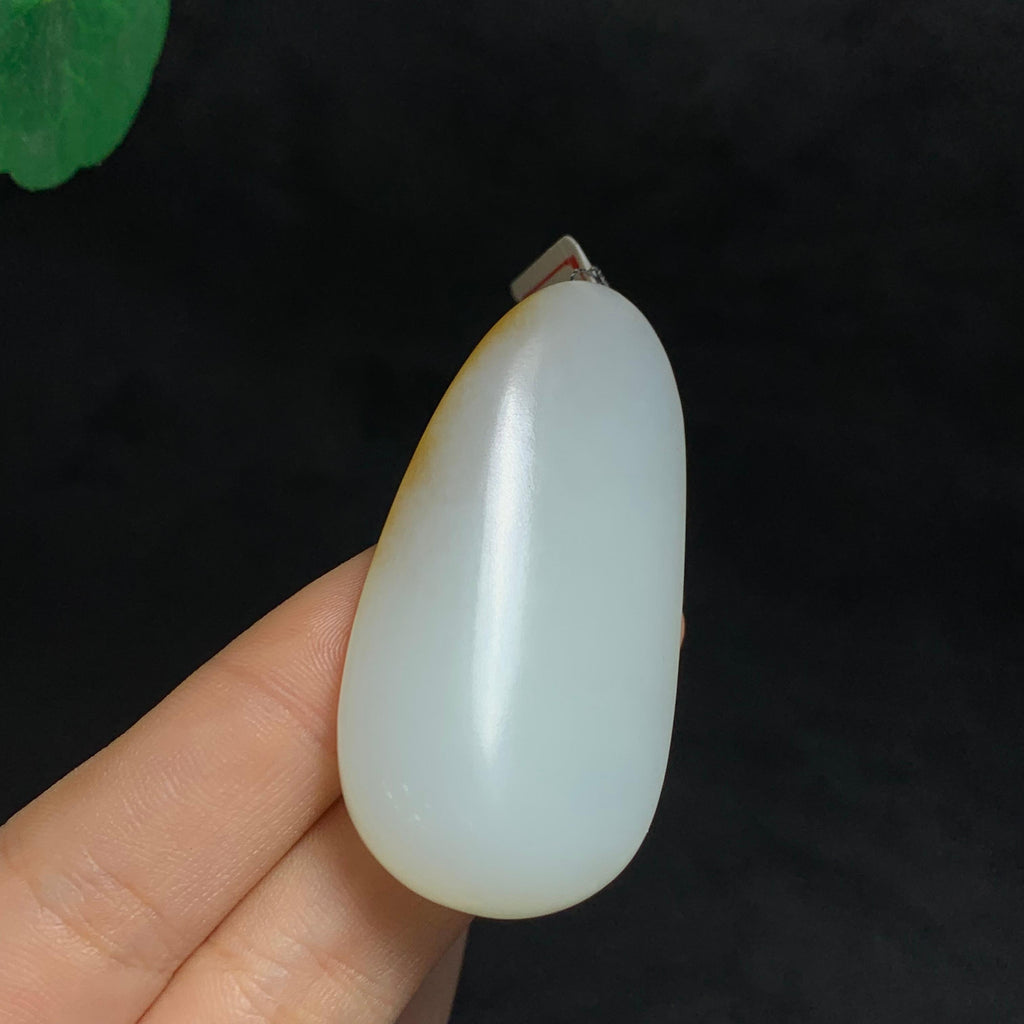 新疆且末金山糖白玉佛公（30.8g）