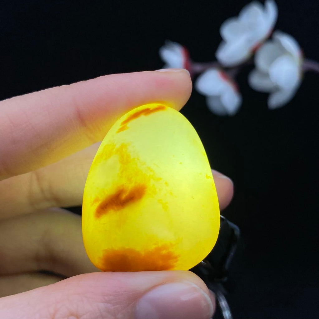 和田玉黄皮籽料挂件（21.4g）