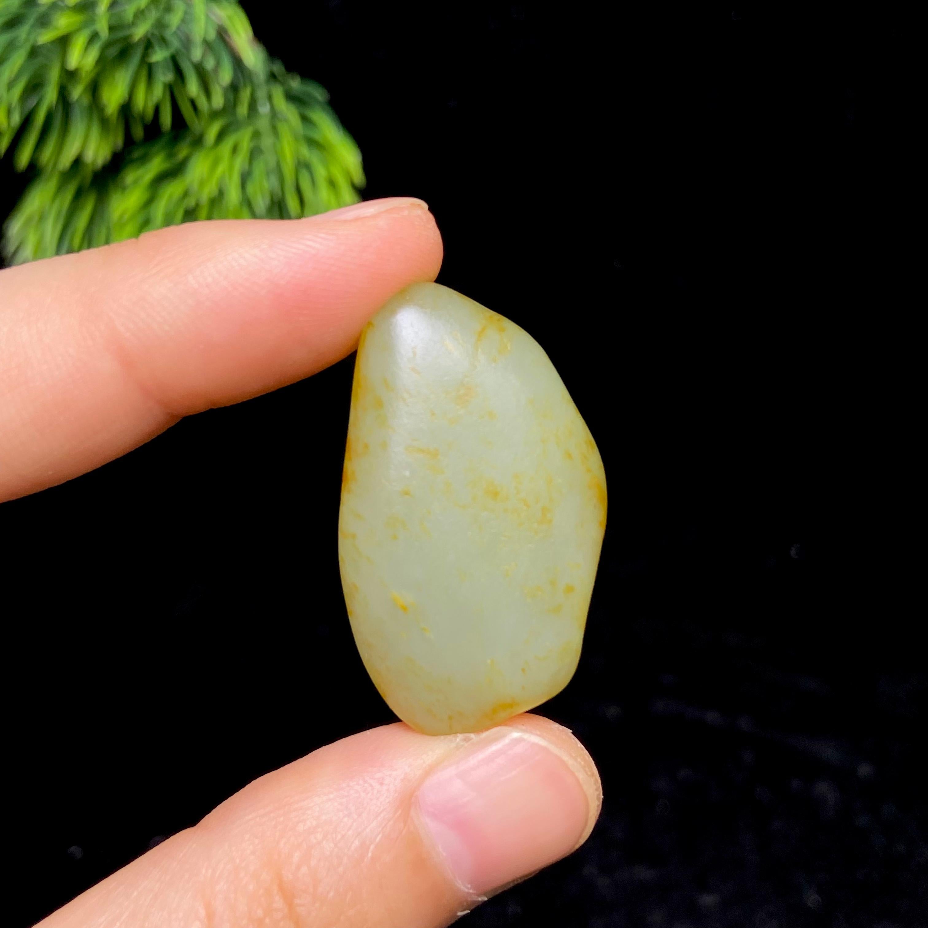 【超值推荐】和田玉洒金皮籽料（12.2g）