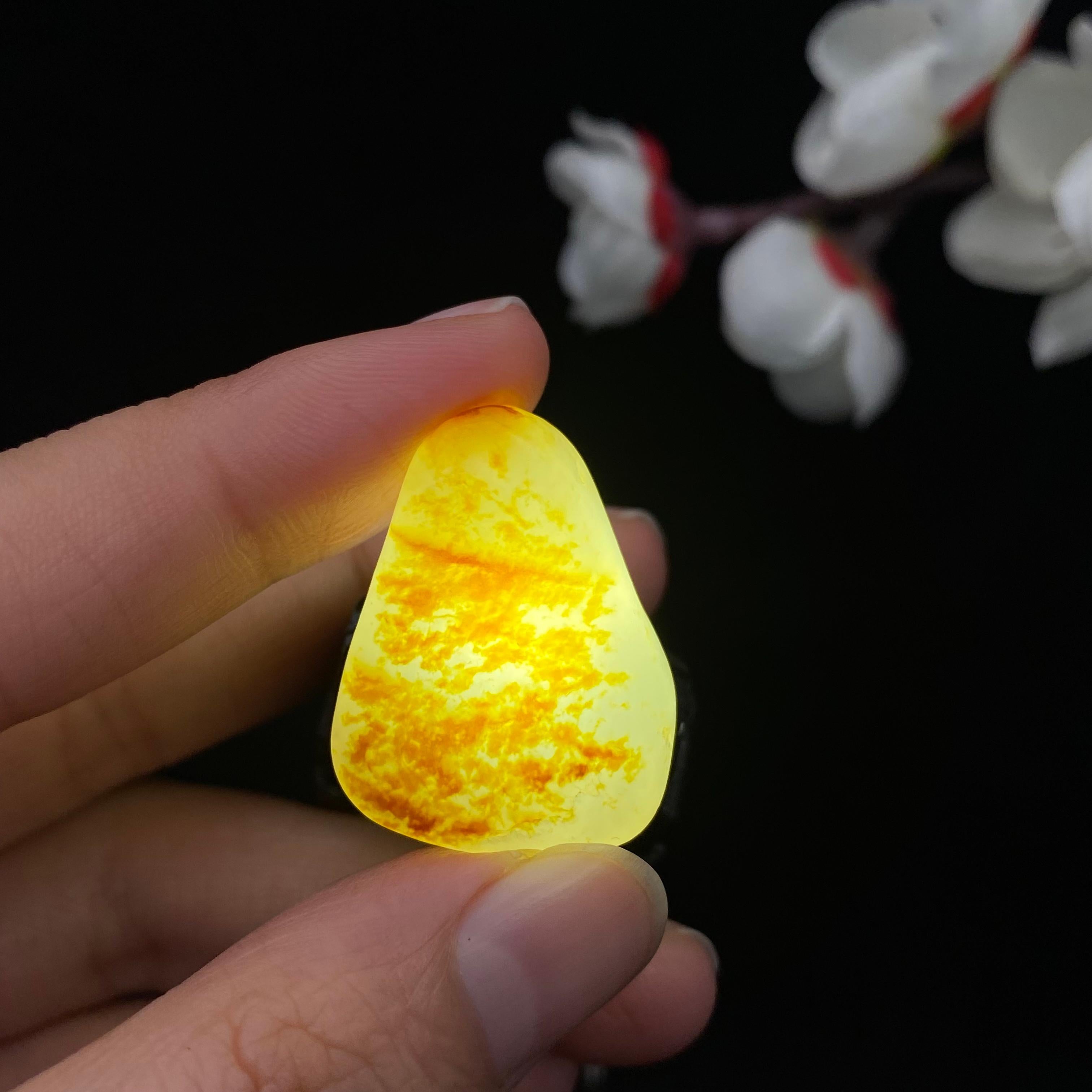 和田玉洒金皮籽料吊坠籽（8.3g）