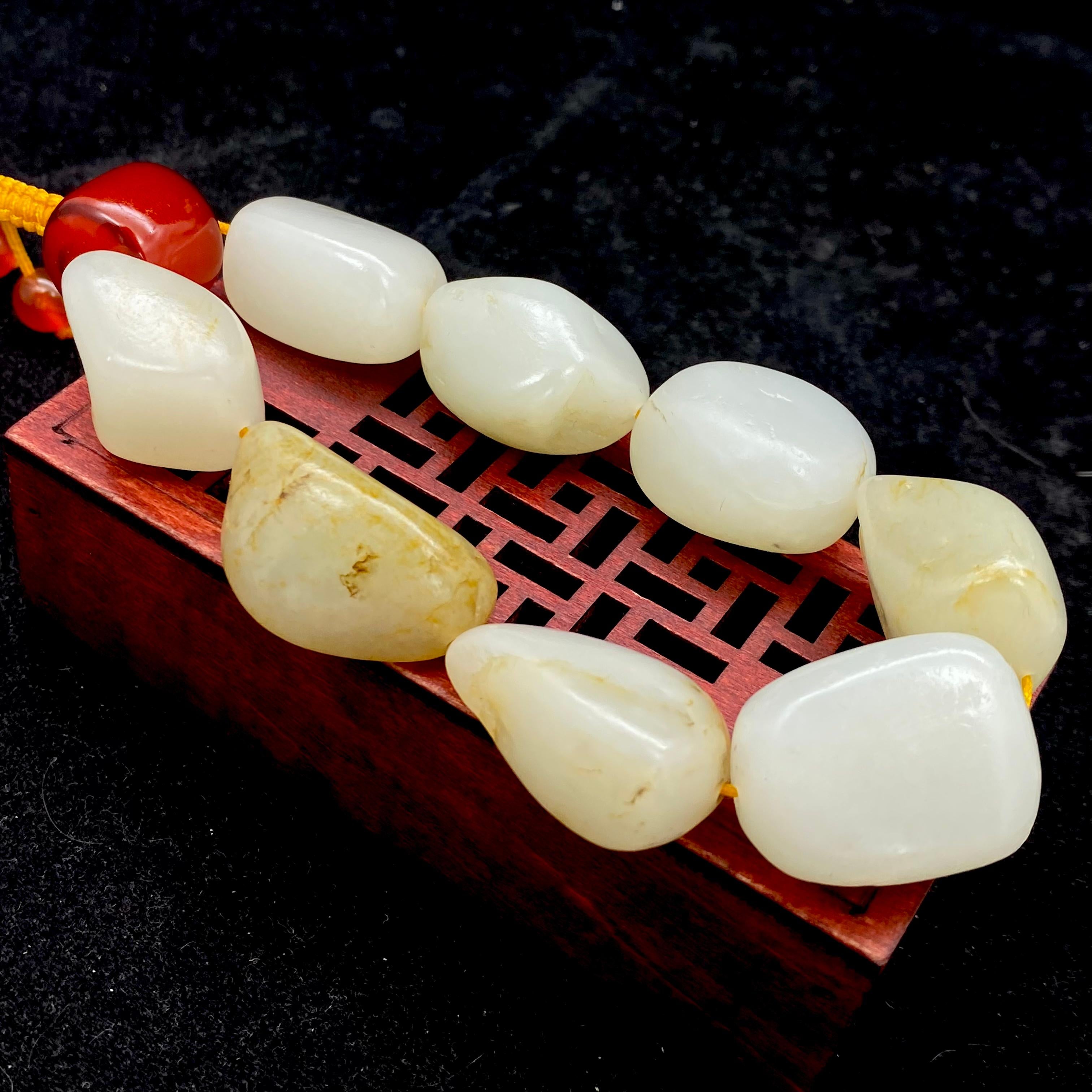 和田玉洒金皮【精品手串】（96.9g）