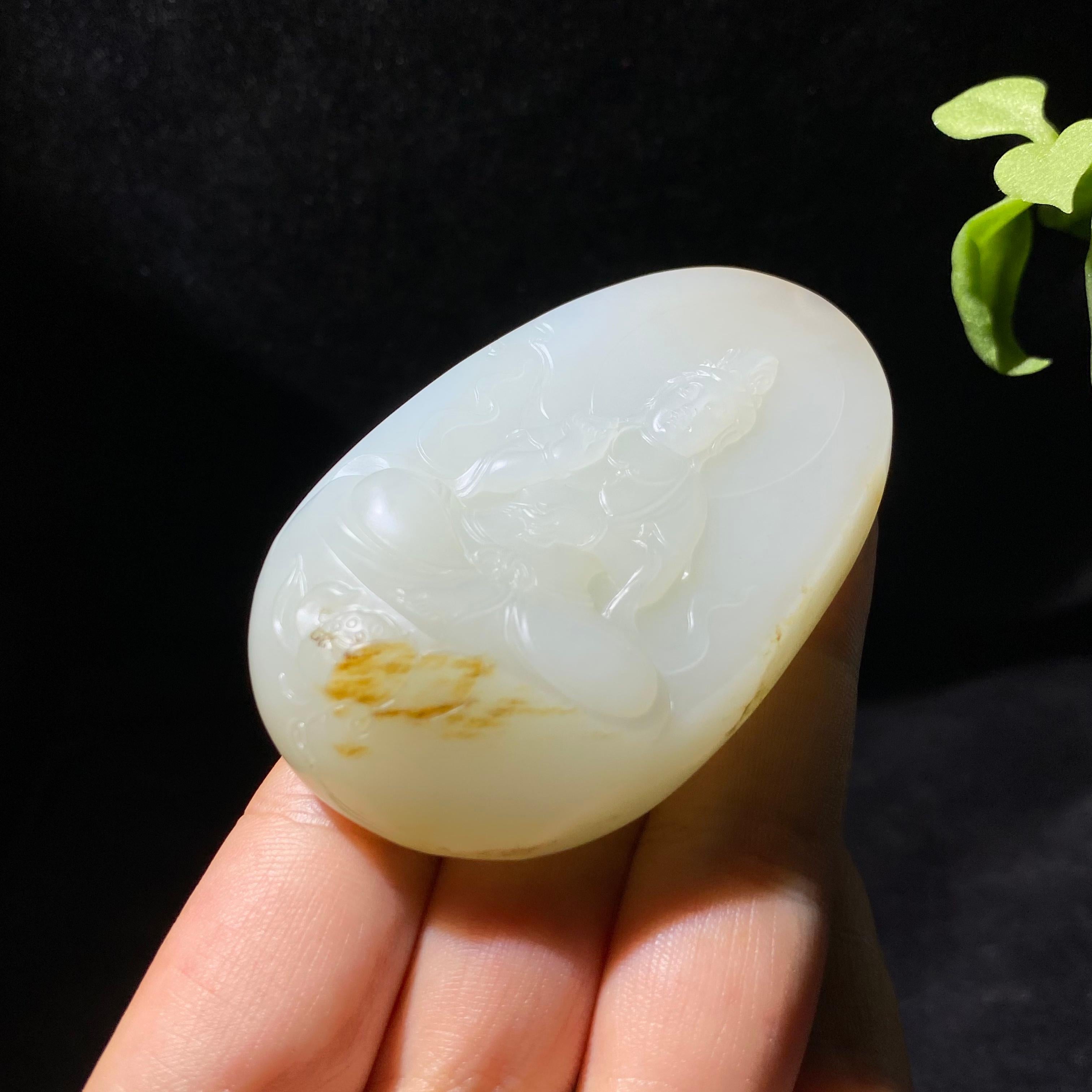 和田秋梨皮白玉籽料观音挂件（91.5g）