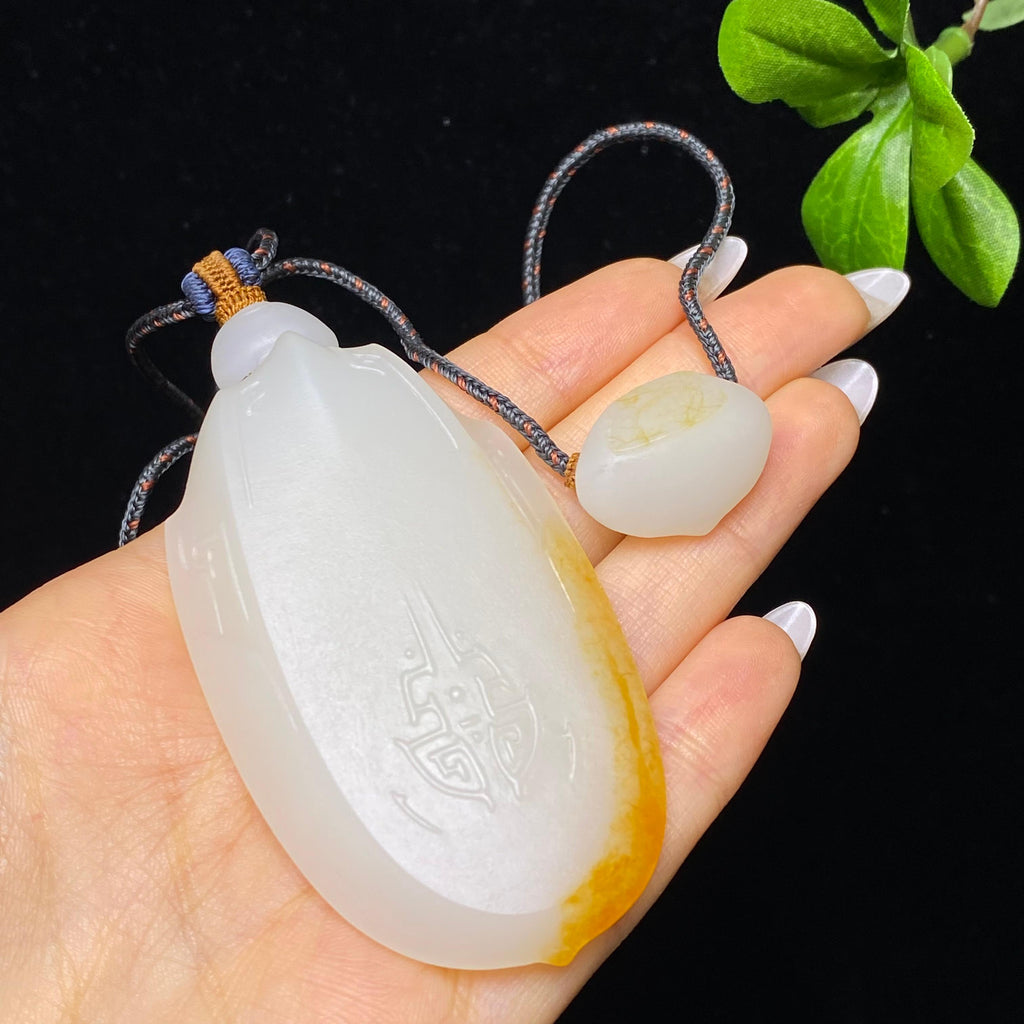 和田玉籽料长寿无事牌（55.0g）