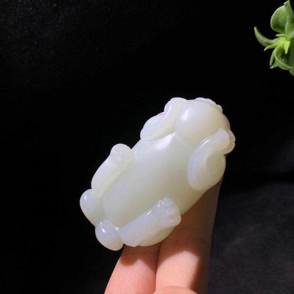 和田山料糖白玉貔貅手把件（115.3g）