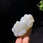 和田山料糖白玉貔貅手把件（115.3g）