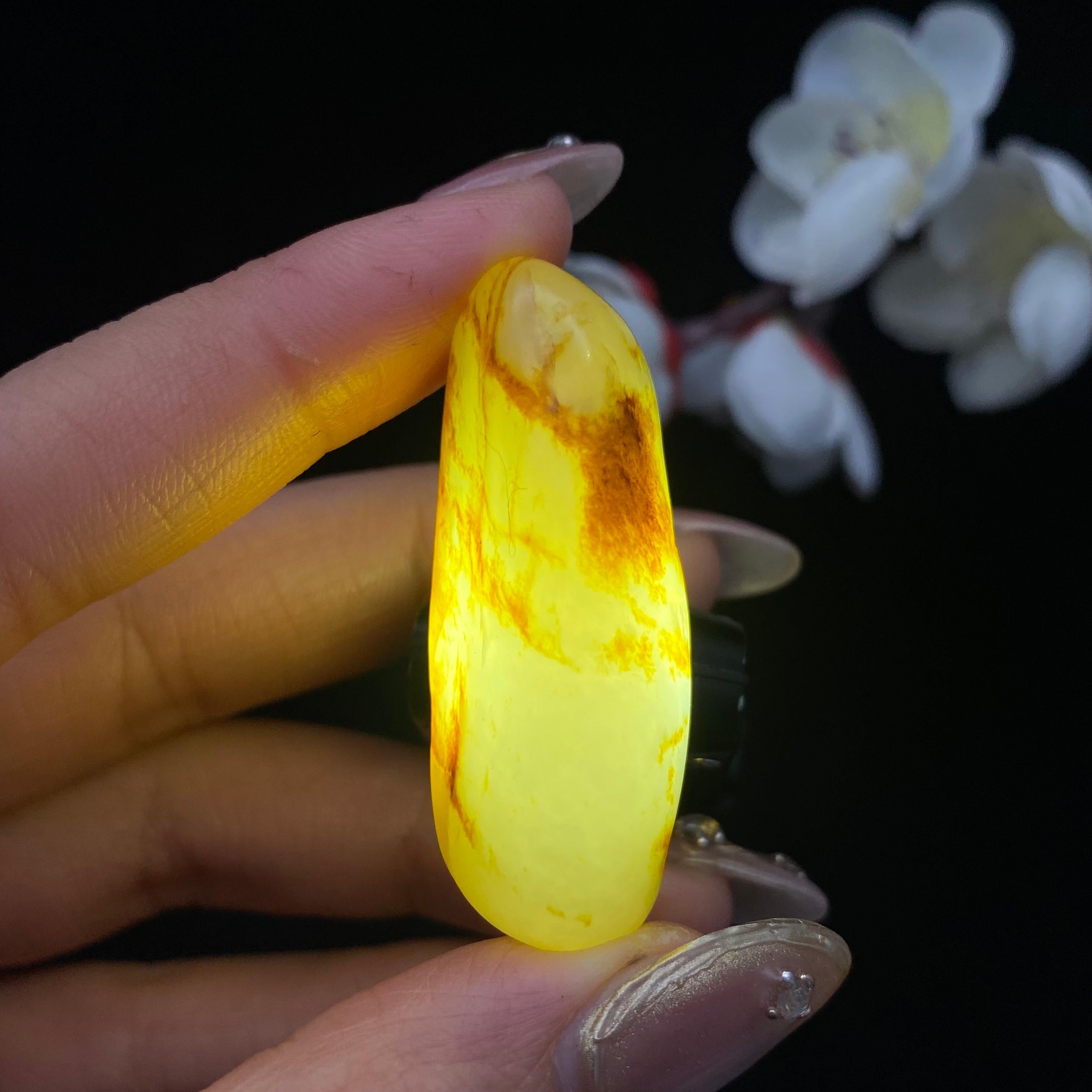 和田玉黄皮籽料原石（18.1g）