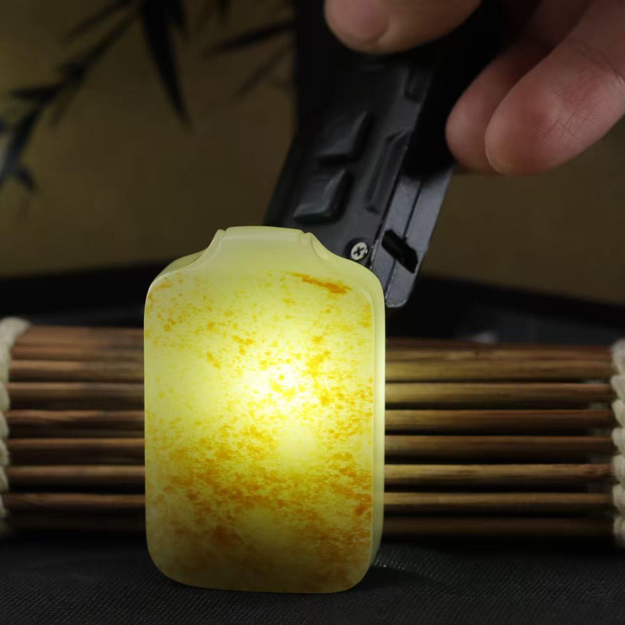 和田玉洒金皮无事牌（56.5g）