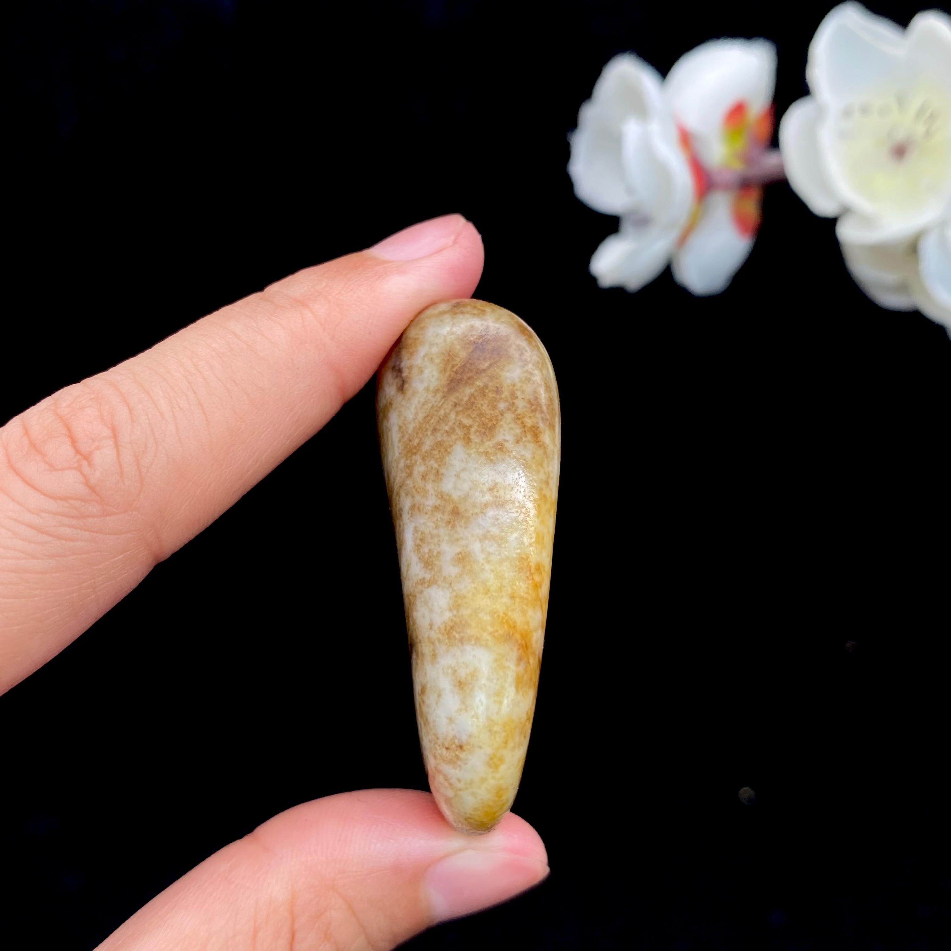 和田玉秋梨皮籽料原石（40.2g）