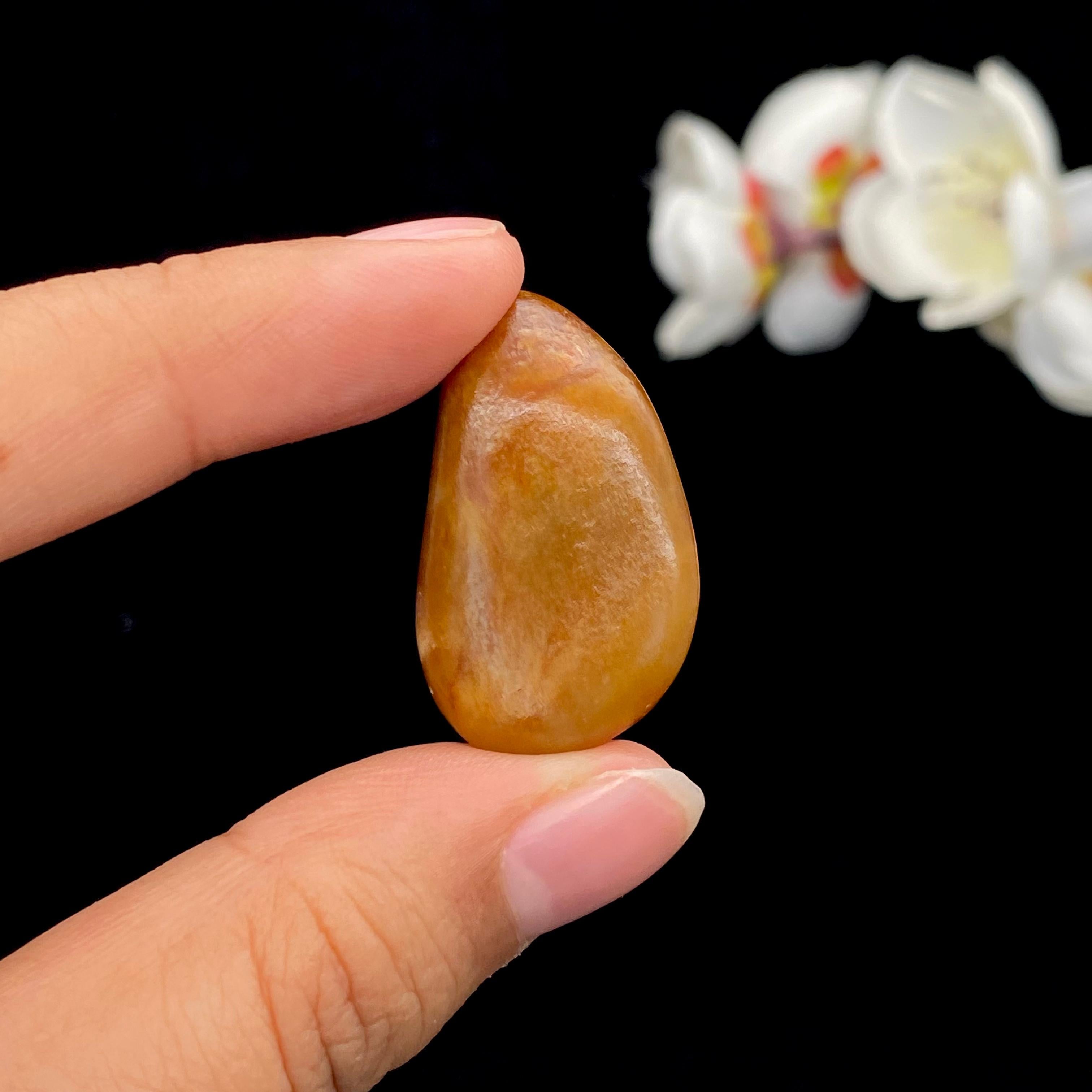 和田玉黄沁皮籽料原石（9.8g）