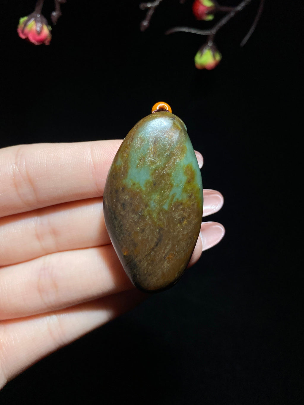 和田玉籽料沙枣青佛公挂件（23.2g）