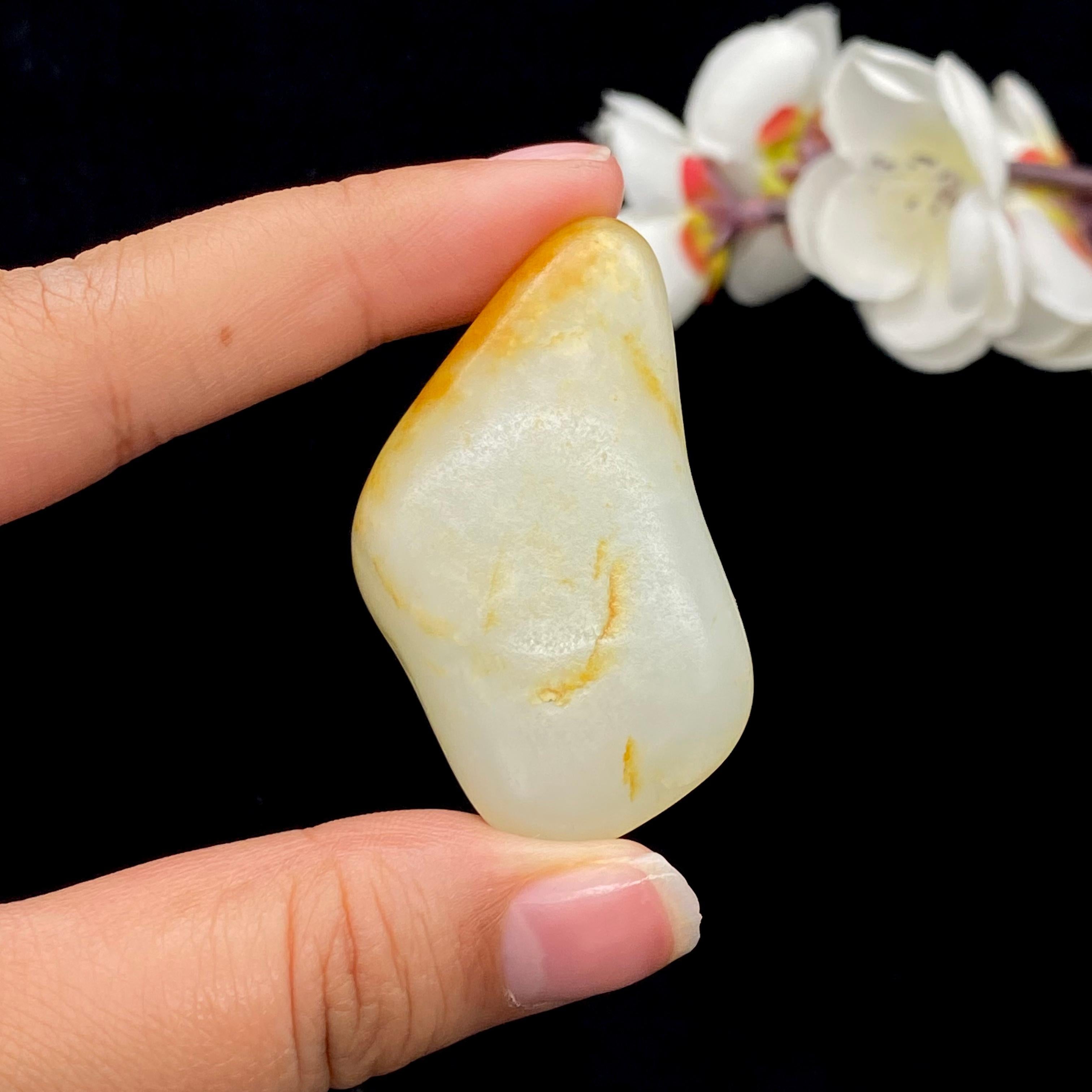 和田玉黄皮籽料挂件（30.5g）