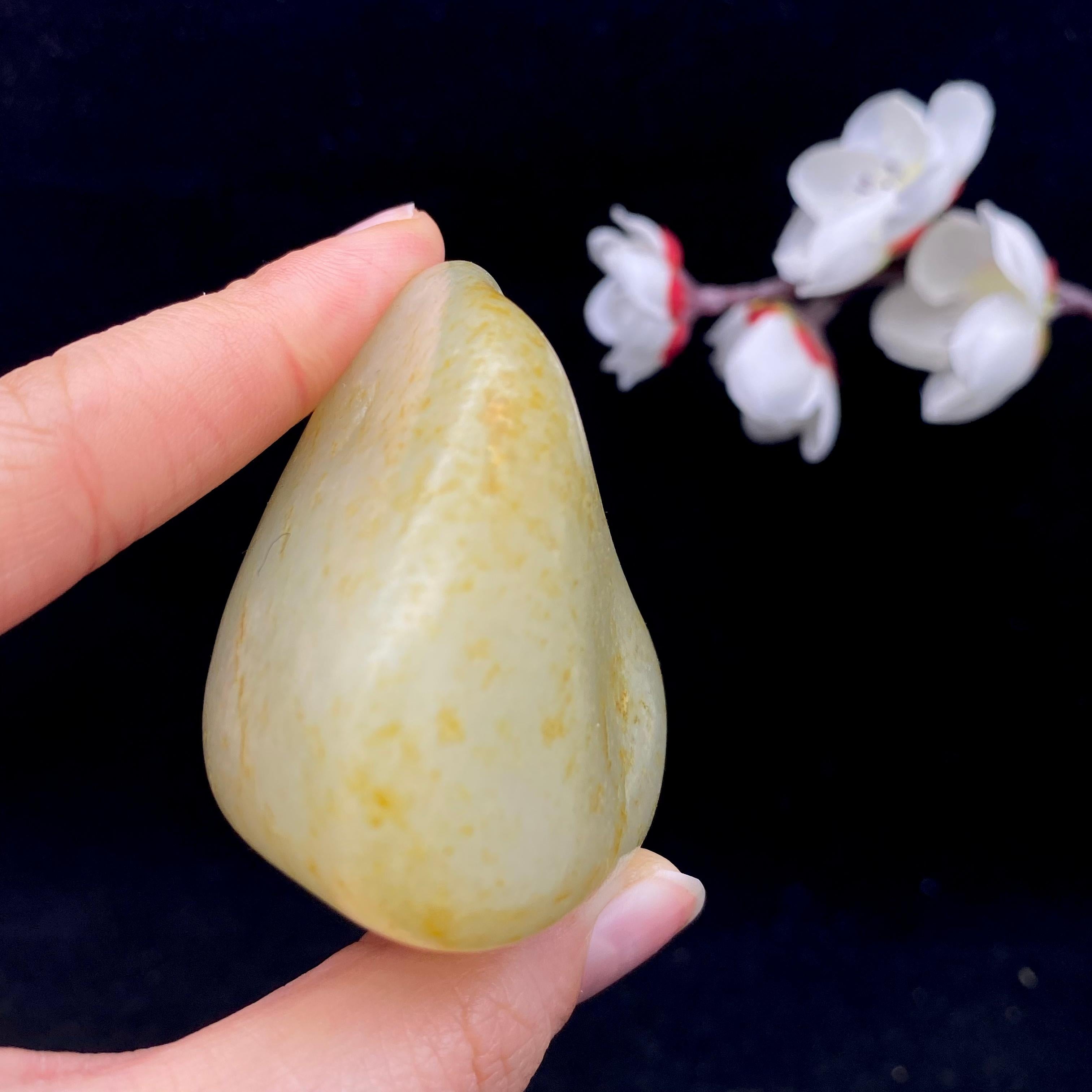 和田玉洒金皮籽料原石（136g）