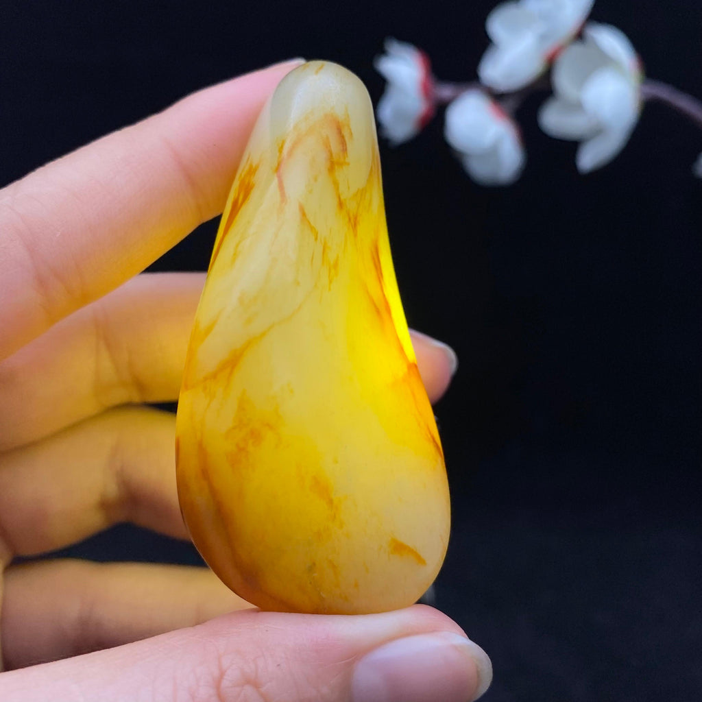 和田玉红皮籽料手把件（65.3g）