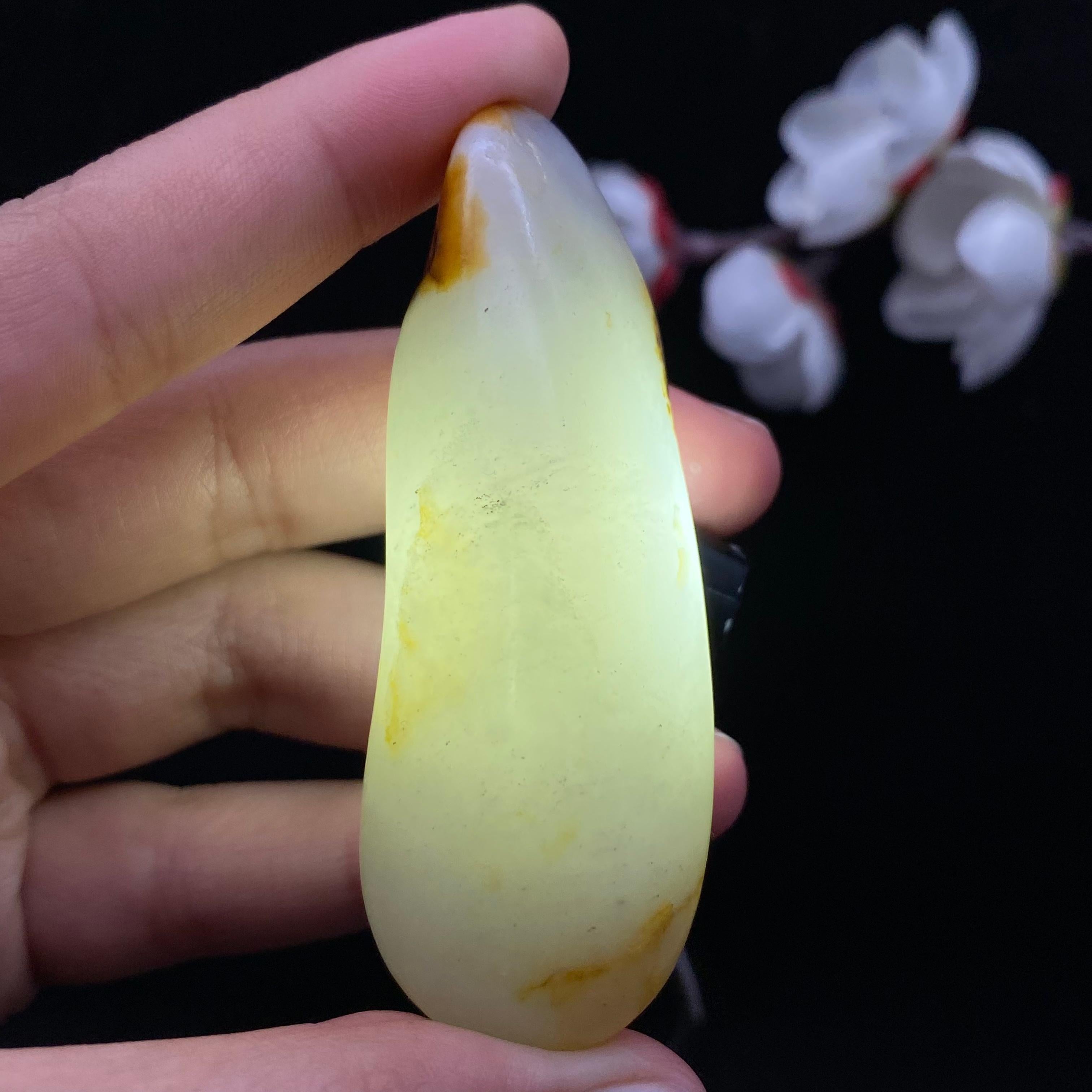 和田玉黄皮籽料挂件（46.7g）