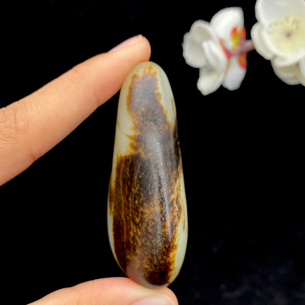 和田玉秋梨皮籽料原石（136.9g）