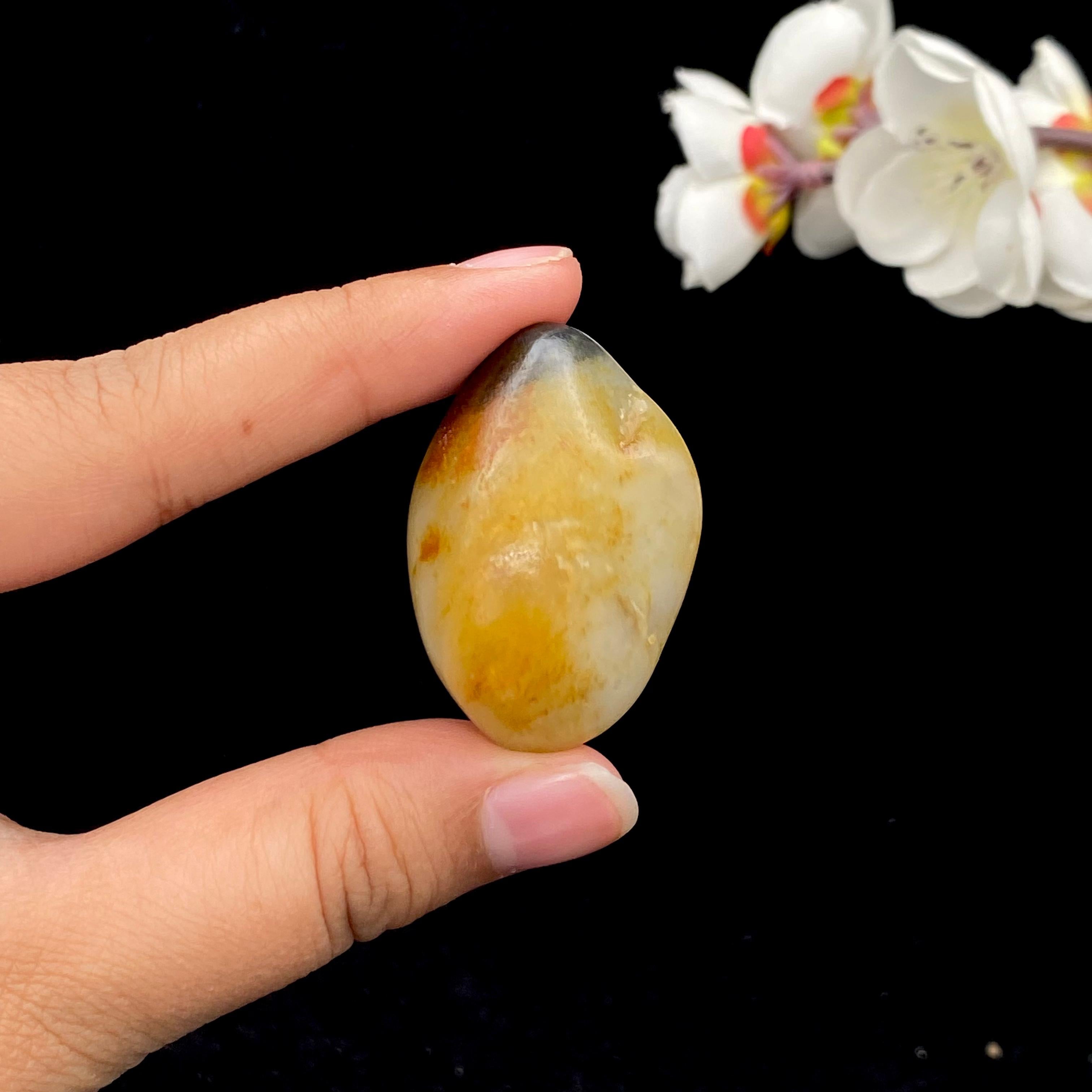 【超值推荐】和田玉黄皮青花籽料挂件（30.4g）