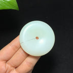高品质和田羊脂白玉带翠平安扣挂件（66.3g）