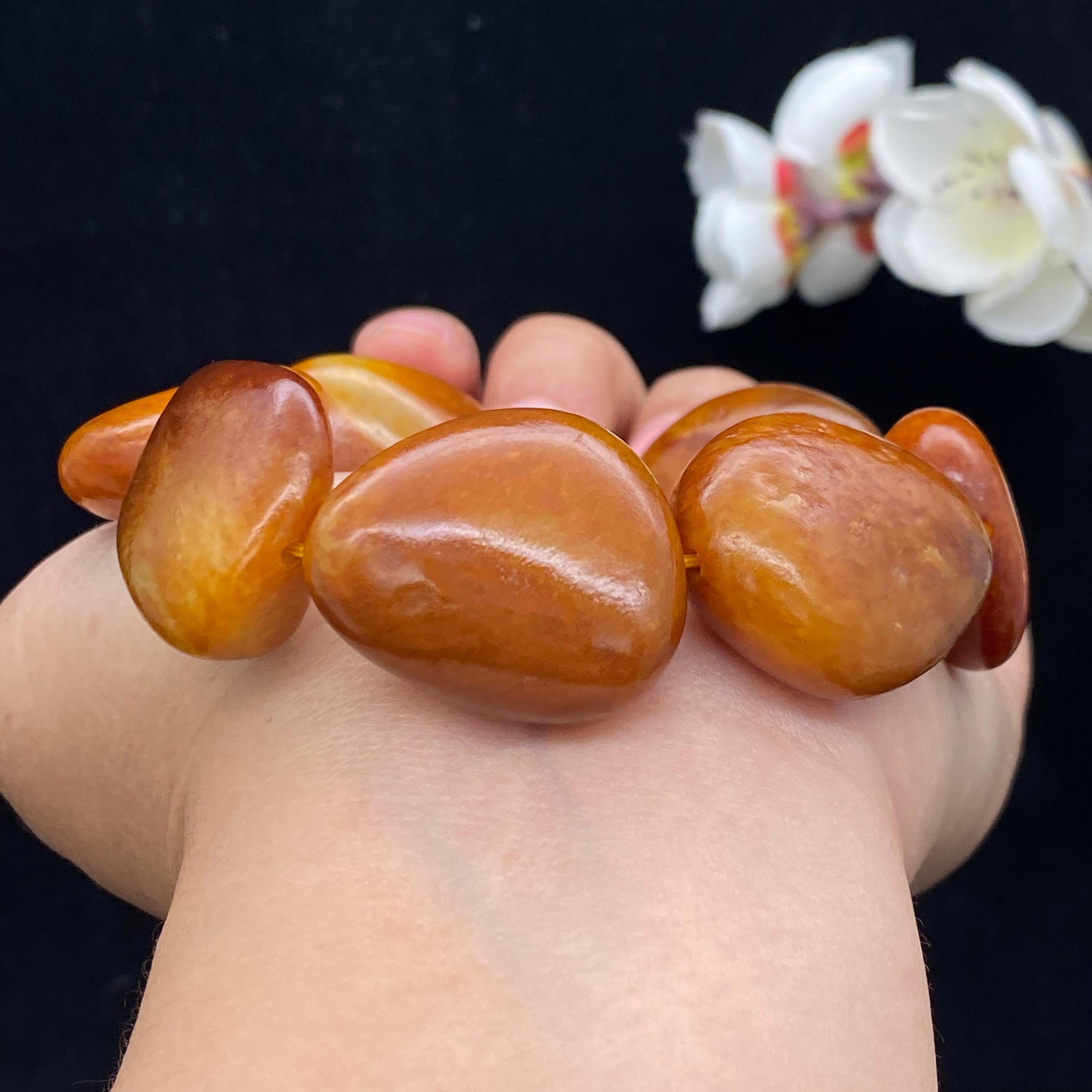 和田玉红沁皮籽料【精品手串】（103.3g）