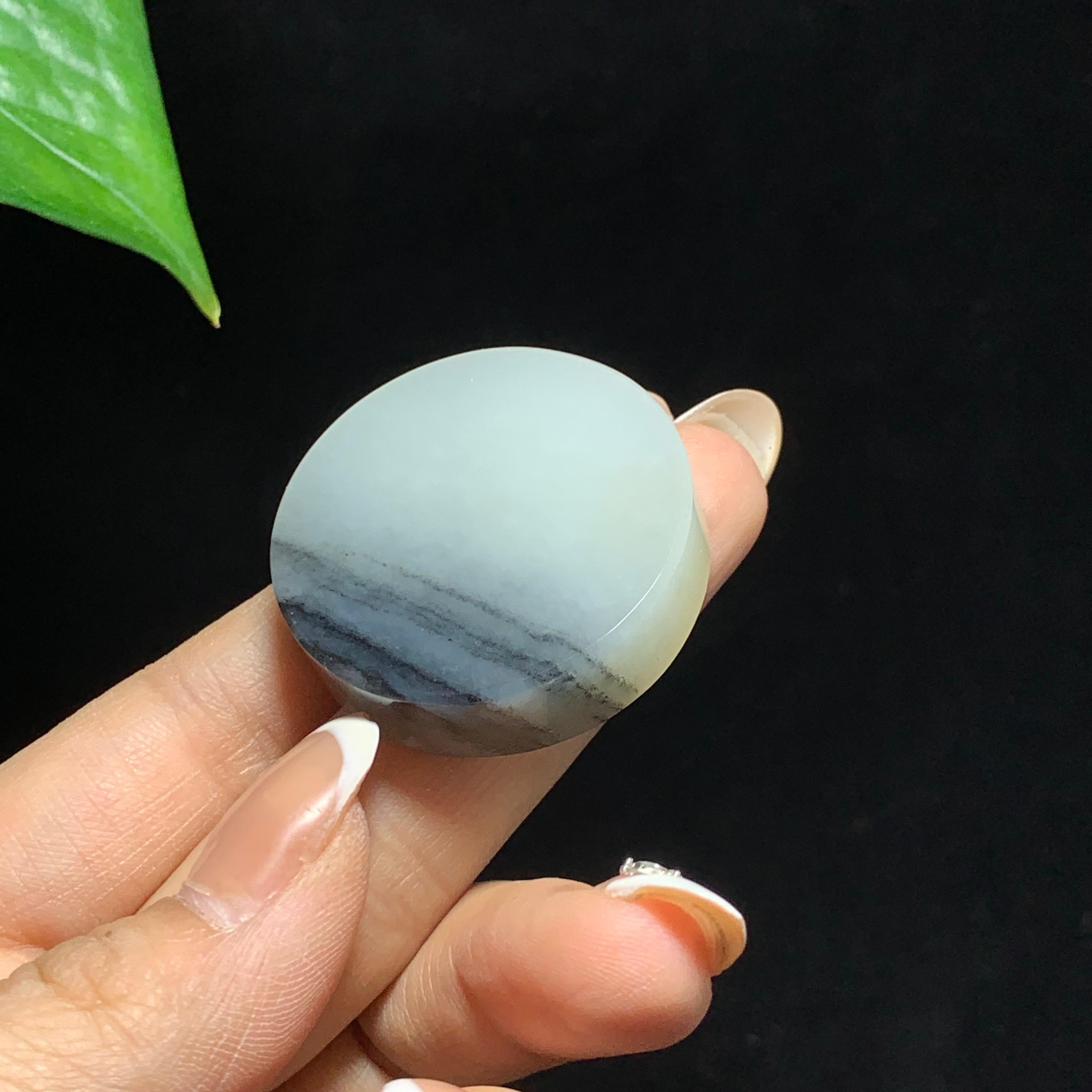 和田籽料青花圆形无事牌挂件（28.7g）