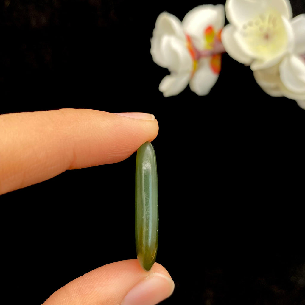 【超值推荐】和田玉青玉籽料原石（6.4g）