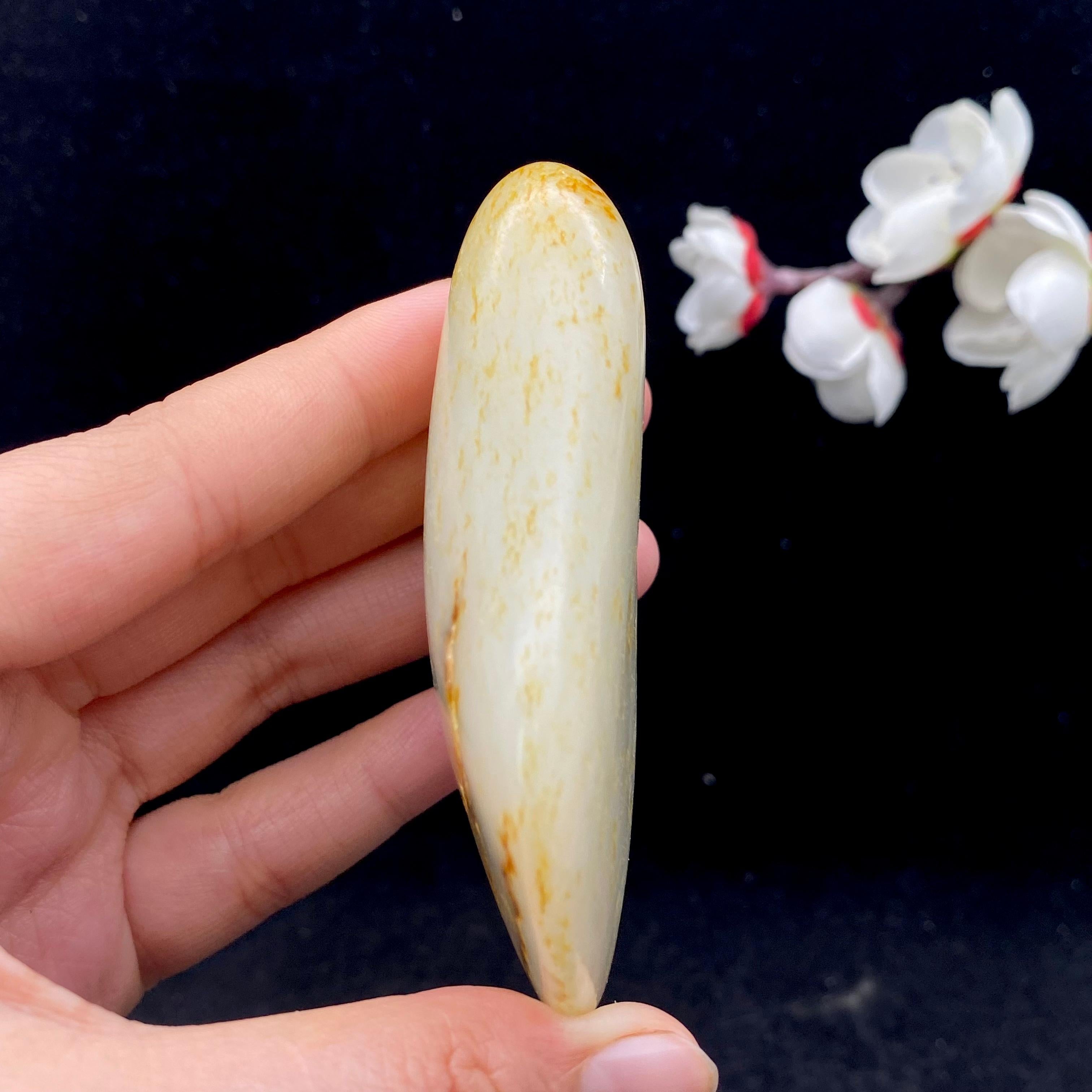 和田玉洒金皮籽料手把件（126.4g）