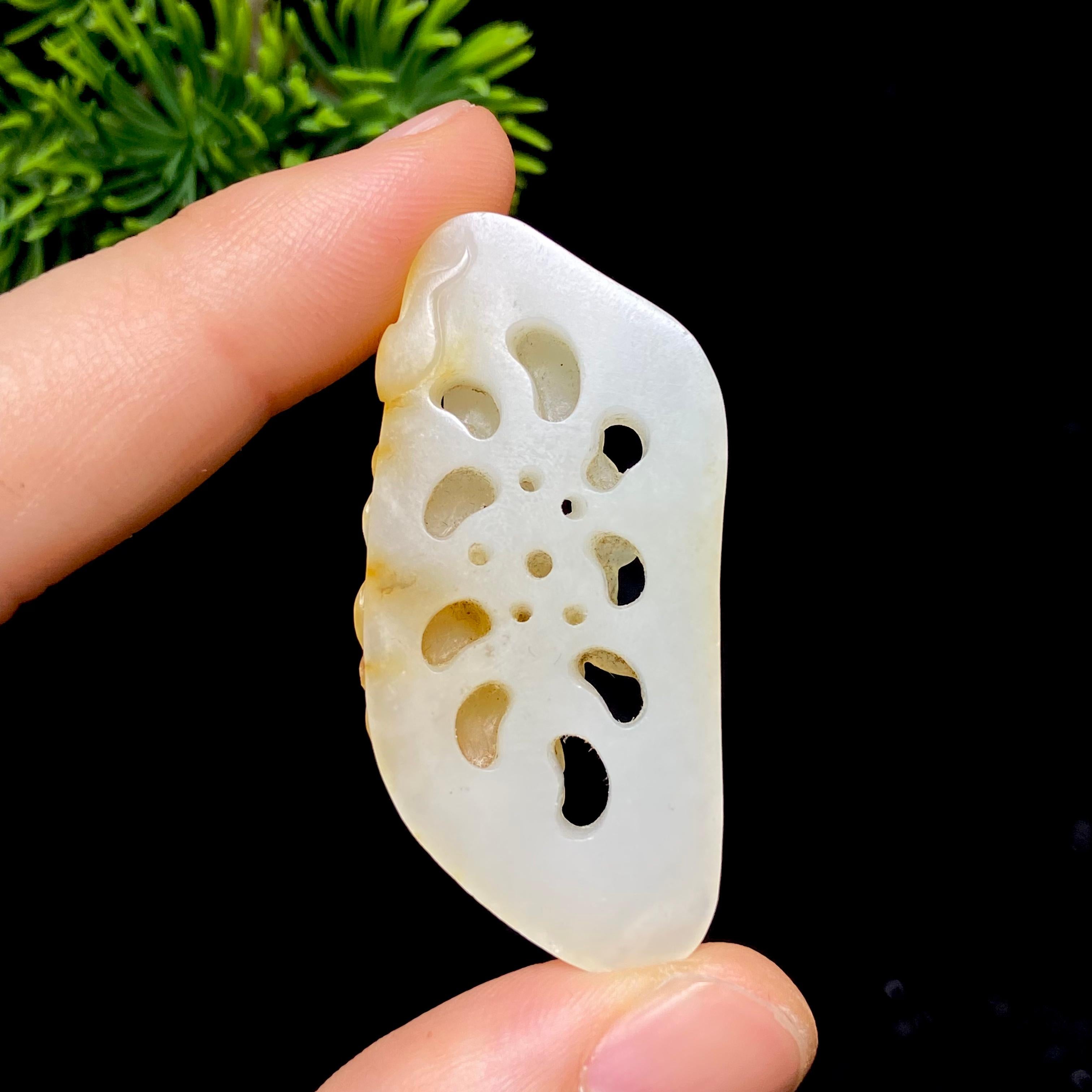 籽料雕件– 厚德载玉