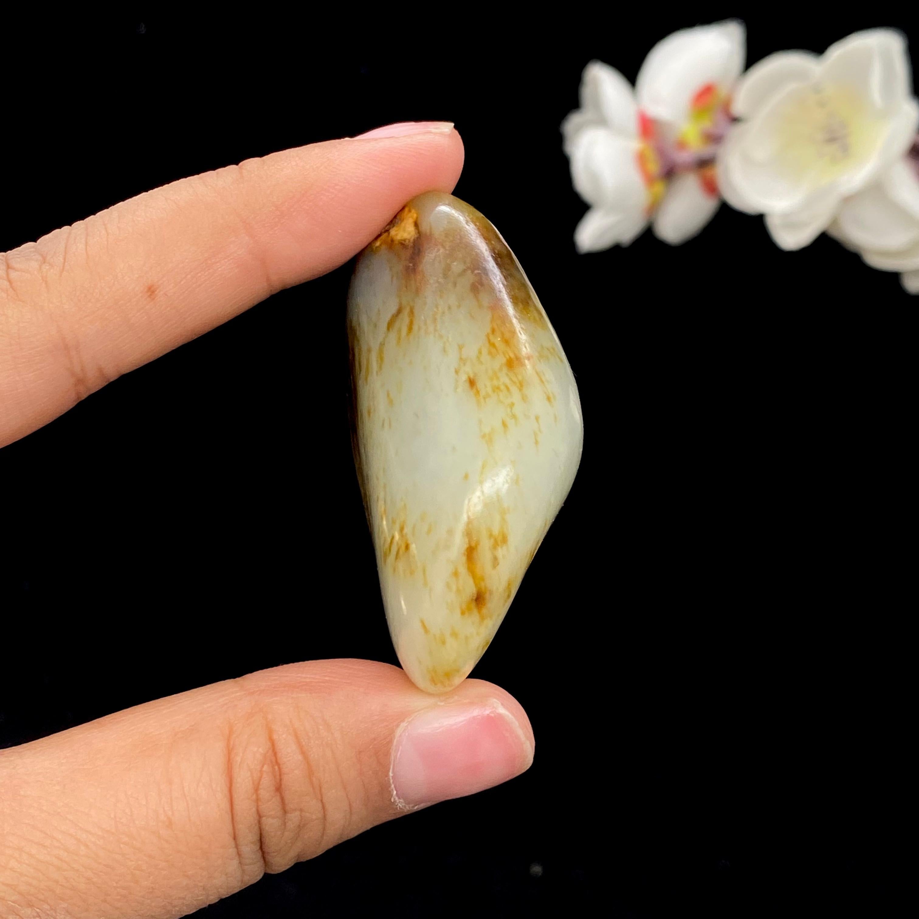 和田玉聚黄皮籽料大挂件（61.5g）