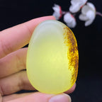 和田玉秋梨皮籽料手把件（61.7g）