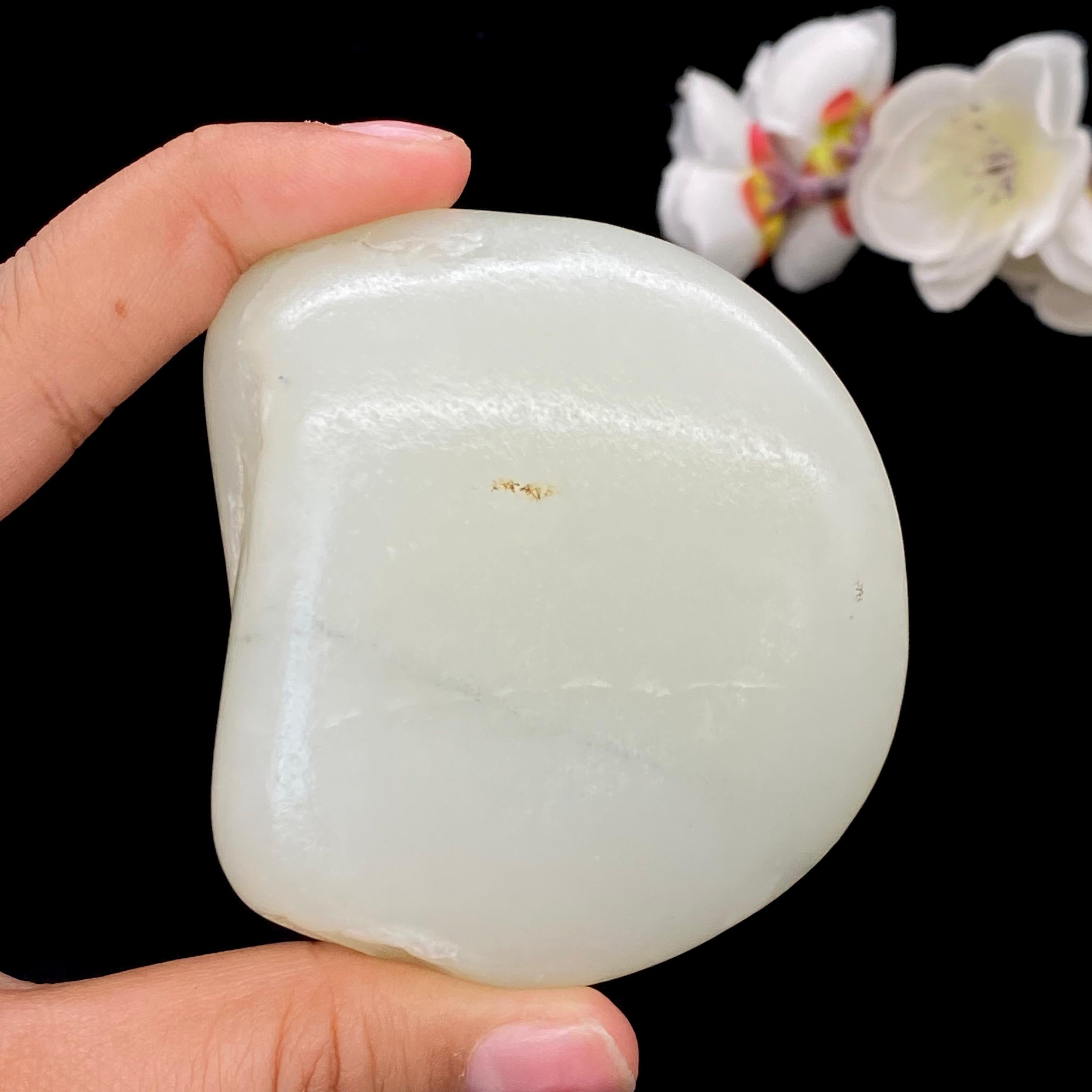 和田玉白玉籽料手把件（218g）