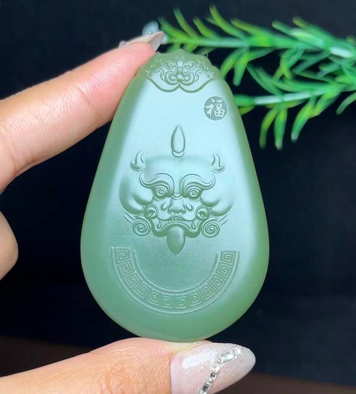 和田玉沙枣青守护神挂件（57.2g）