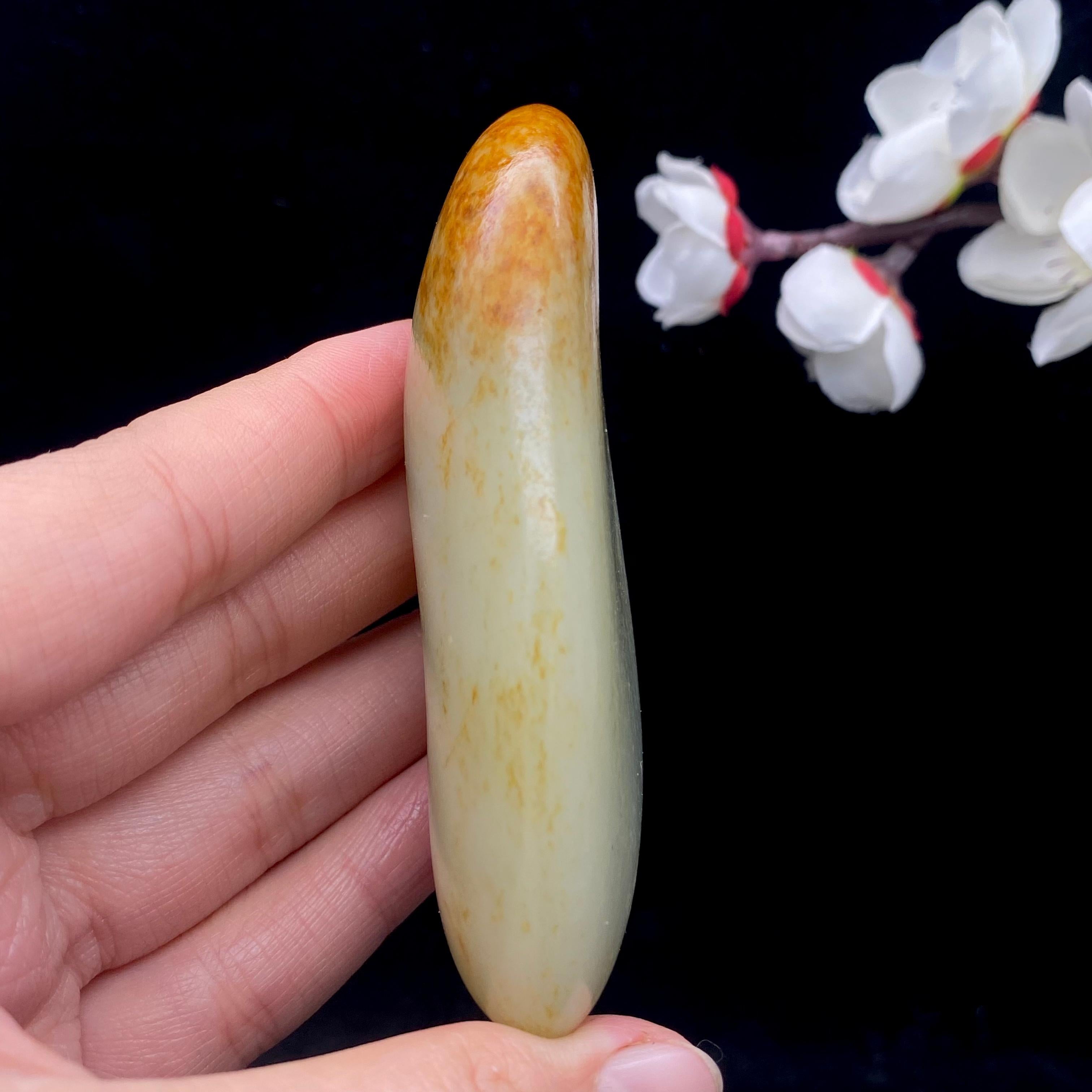 和田玉聚黄皮籽料手把件（121.9g）